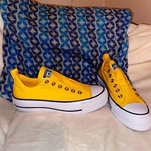 WOMEN'S CONVERSE CHUCK TAYLOR ALL STAR LIFT